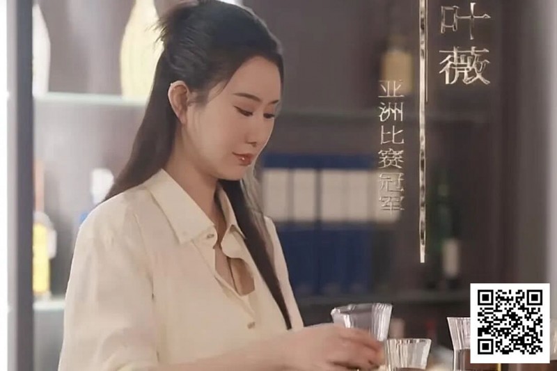 【APL扑克】告别赌神式浮夸，张晨旭携手《女王归来》展现扑克的真实与优雅，抖音红果同步上线