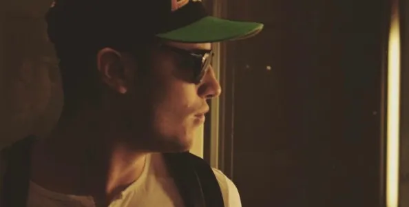 【APL扑克】“理论限制直觉”：职业玩家Nicolò Serlenga拆解转牌尺度的艺术，对手KK苦思15秒弃牌