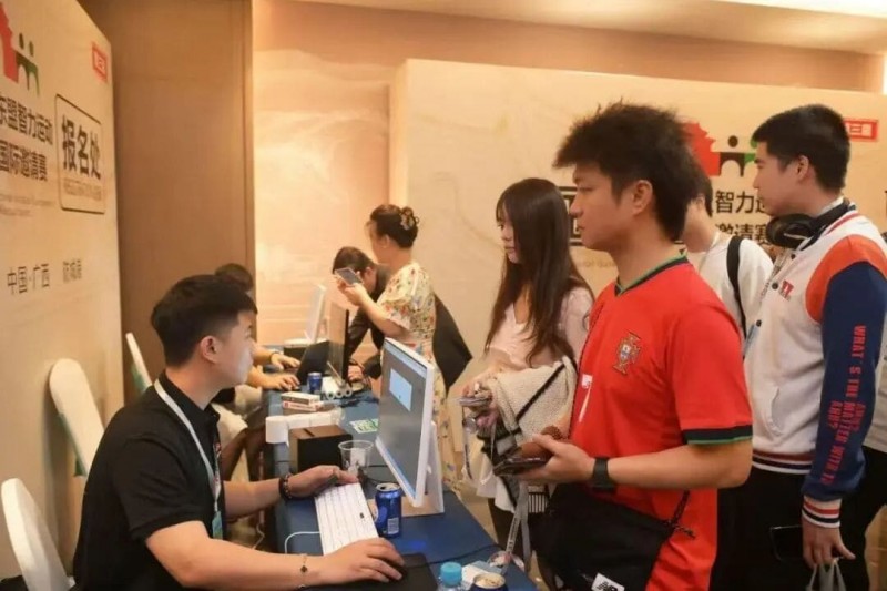 【APL扑克】第三届国门杯次日 | 广西三月三，主赛A组开打共135人次参赛，林峰CL携35人晋级第二轮，邓彪勇夺开幕赛冠军