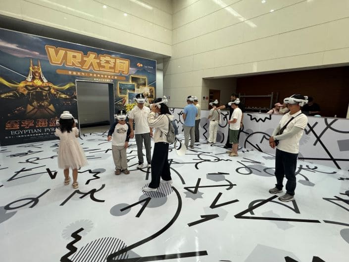 【APL扑克】混合现实（MR）+全息投影：沉浸式百家乐将如何改变未来互动娱乐体验？