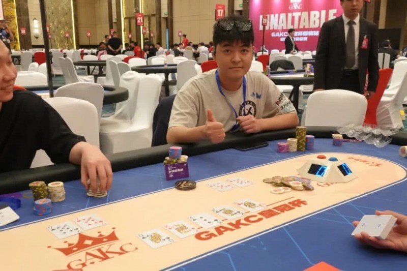 【APL扑克】SWPT·广安站 | 从“抚仙湖杯”到SWPT，西南扑克标杆赛事华丽升级，首日战火点燃！马鹏龙斩获回馈赛冠军