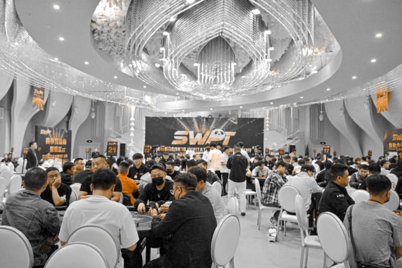 【APL扑克】SWPT·广安站 | 从“抚仙湖杯”到SWPT，西南扑克标杆赛事华丽升级，首日战火点燃！马鹏龙斩获回馈赛冠军