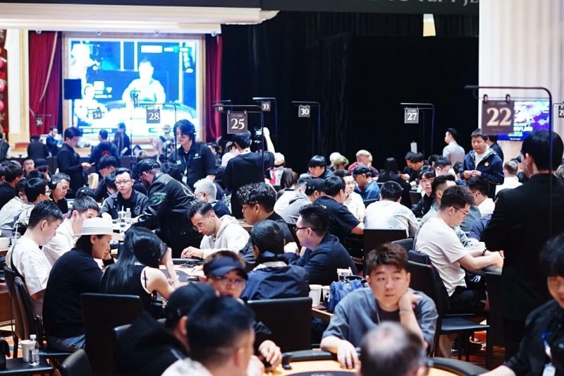 【APL扑克】TLPT济州岛站｜主赛B组171人次火爆对战剩余26人晋级！Bai Yunpeng狂揽超80万计分笑傲全场！YIMING LEE斩获巡游豪客赛王冠！