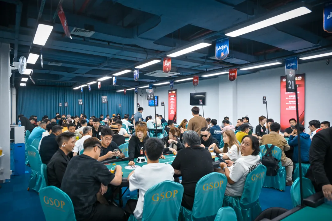 【APL扑克】深圳山海杯 | 三日激战，主赛首轮战罢！本次主赛共计521人次参赛，140位顶尖牌手各凭实力顺利突围