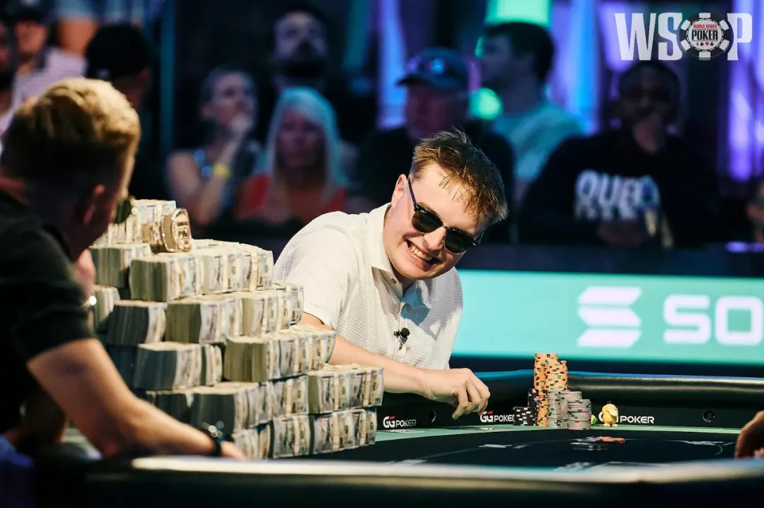 【APL扑克】WSOP主赛冠军亲自复盘：若河牌不是黑桃，他还会继续开火吗？答案令人大失所望！