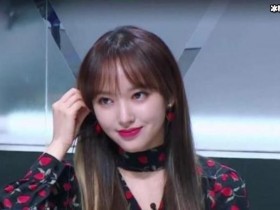 【APL扑克】程潇清爽现身机场,字母印花外套吸睛展现简约气质美