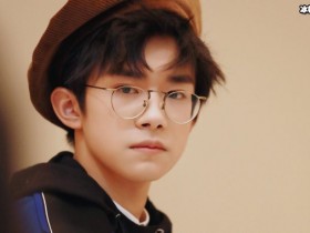 【APL扑克】何老师穿高中校服,与易烊千玺同框