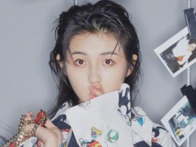 【APL扑克】张子枫化身美人鱼,搭配黑裙十分高级