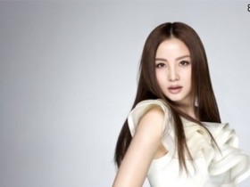 【APL扑克】小陶红发布照片,呼吁大家多练习瑜伽