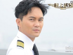 【APL扑克】张智霖一家去沙滩游玩,父子俩在前面勾肩搭背袁咏仪被“冷落”