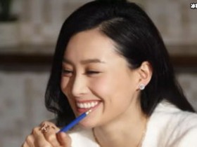 【APL扑克】她曾是最性感李莫愁,被外籍男友骗钱骗色今52岁被宠成了公主