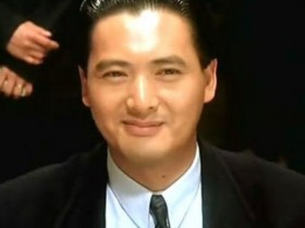 【APL扑克】母亲去世半年后,65岁周润发罕露面头发全白令人心酸!