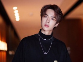 【APL扑克】王一博自揭《有翡》剧组生活,每天开工12小时和胡兵拔鼻毛逗乐