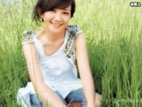 【APL扑克】梁静茹晒与闺蜜健身照现大肚腩,网友:真的是有勇气