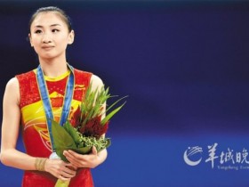 【APL扑克】何雯娜娘家力破不合传言,何雯娜爸爸骄傲向女婿展示女儿童年照片