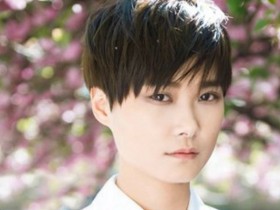 【APL扑克】假小子的李宇春已不再回来,如今的她满满的少女心秒变15岁清纯少女