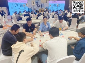 【APL扑克】HSPC厦门站188人争夺81人奖励圈,昔日冠军刘小虎解锁泡沫身份,何俊杰狂揽190万记分领先34人晋级