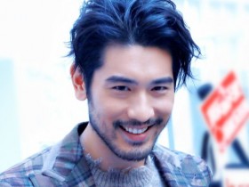 【APL扑克】高云翔回国独自逛超市,失婚又失业的他可以说是很惨了