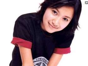 【APL扑克】徐静蕾高调秀恩爱偷穿男友裤子踏青游玩,素颜出镜少女感满满