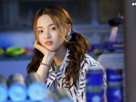 【APL扑克】杨超越现身《快本》很意外,如此出场方式难道不是要火的节奏?