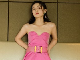 【APL扑克】张子枫为高考拼了,录制节目不忘抽空看书采用题海战术