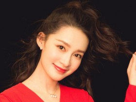 【APL扑克】李沁与魏大勋海边度假,魏大勋做了什么引观众点赞