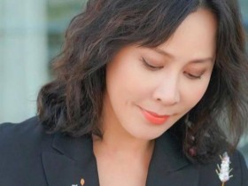 【APL扑克】刘嘉玲在梁朝伟看来是不同风格,衣服价值一套房